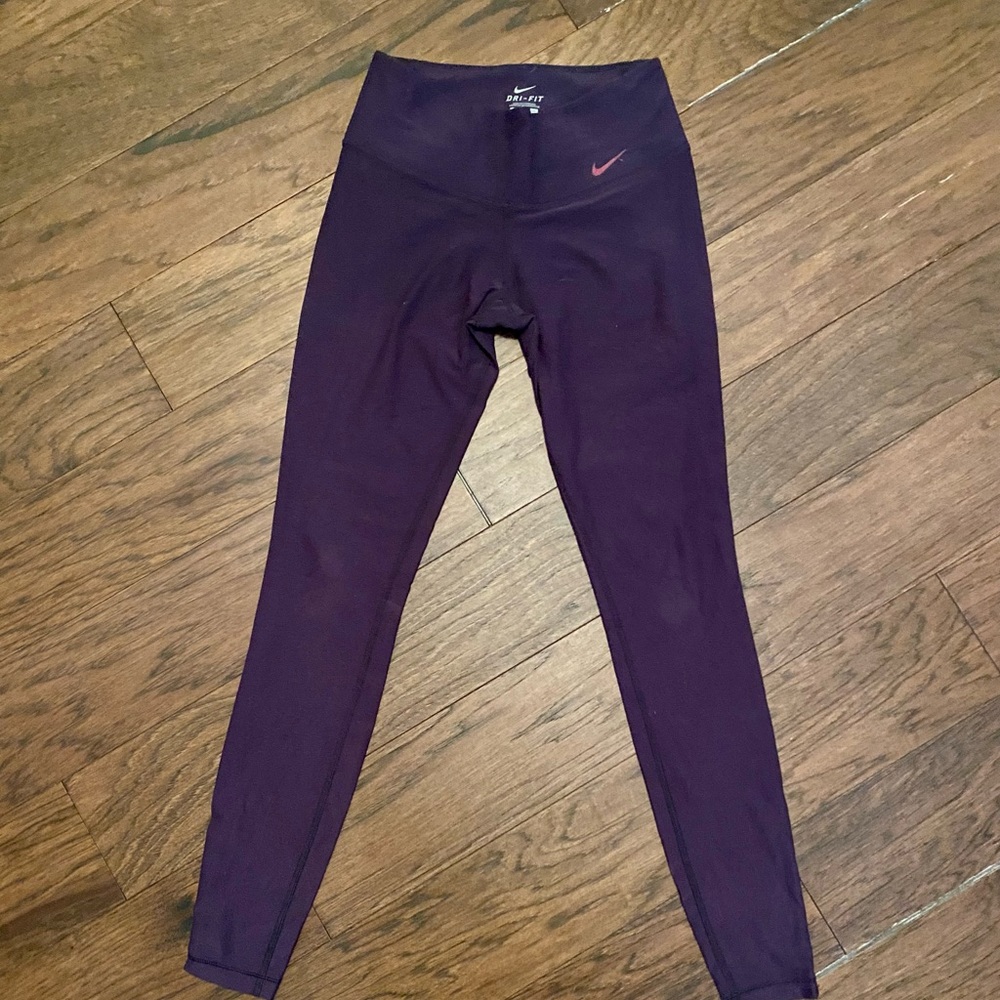 Purple Nike XS Leggings EUC